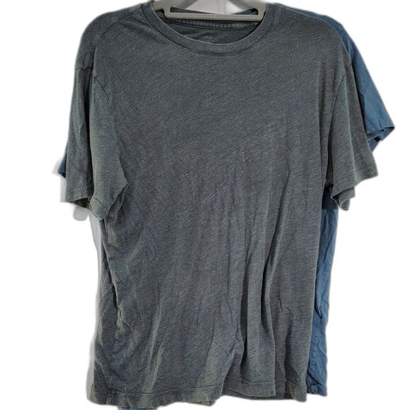 Bundle of x2 Blue and Gray Short Sleeve Shirt Crew Neck Women's Size Medium - Picture 1 of 6